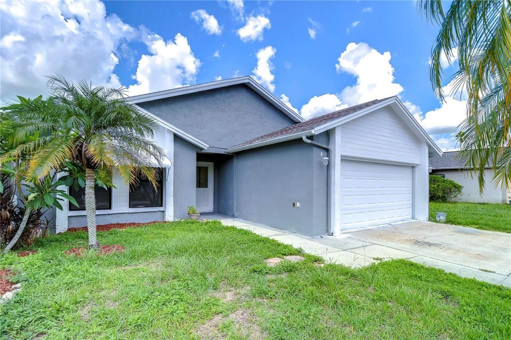 Beautiful curb appeal!