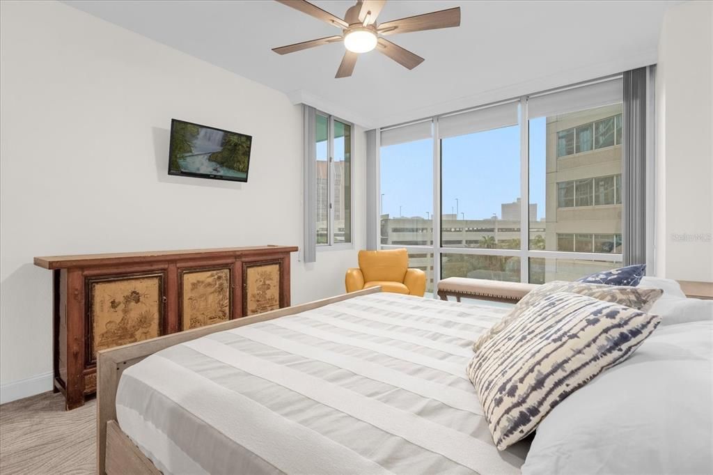 For Sale: $460,000 (2 beds, 2 baths, 1187 Square Feet)