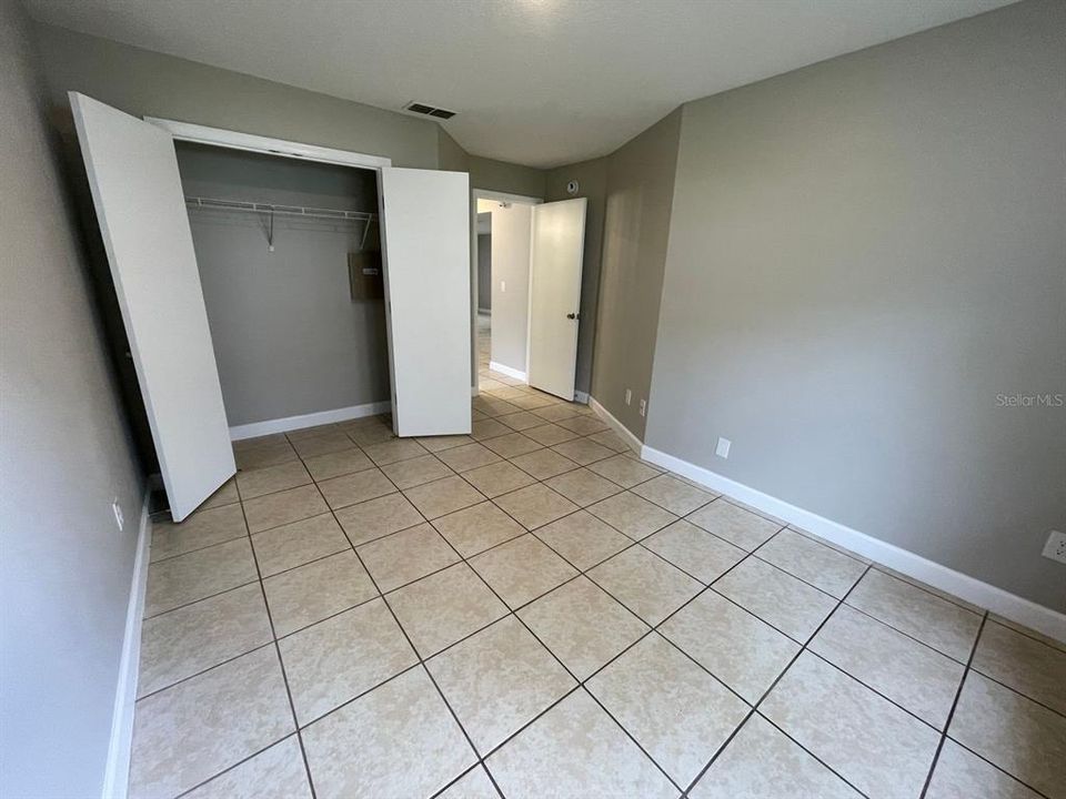 For Rent: $1,800 (6 beds, 2 baths, 2262 Square Feet)