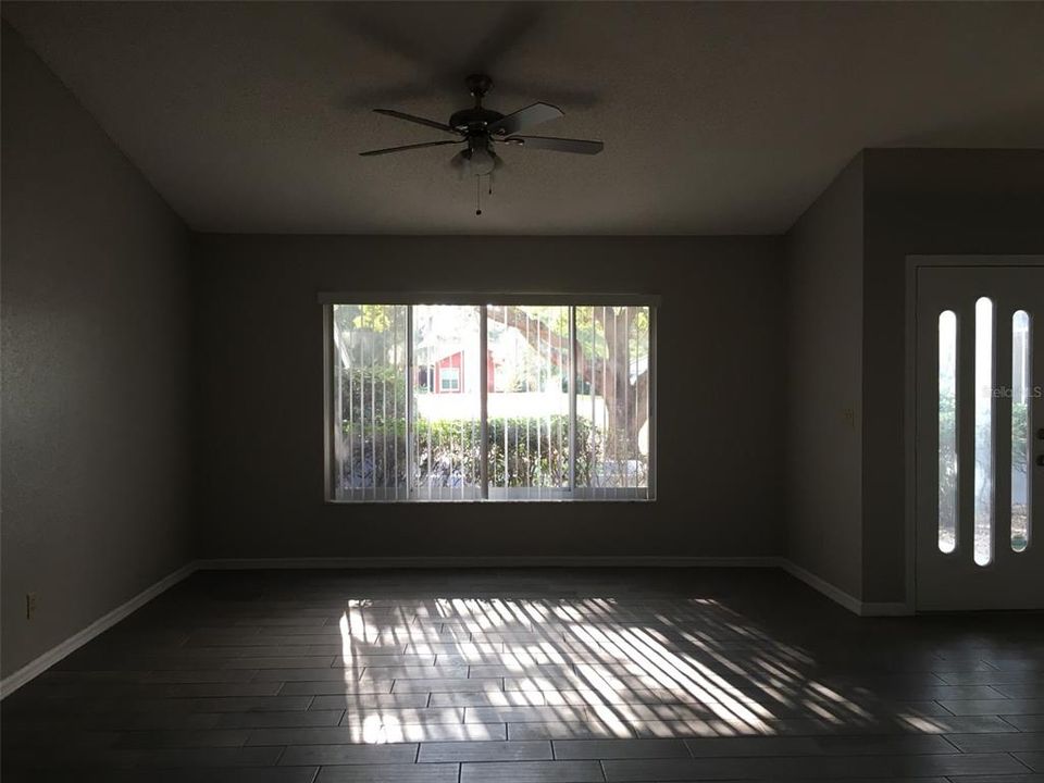 For Rent: $2,185 (3 beds, 2 baths, 1882 Square Feet)