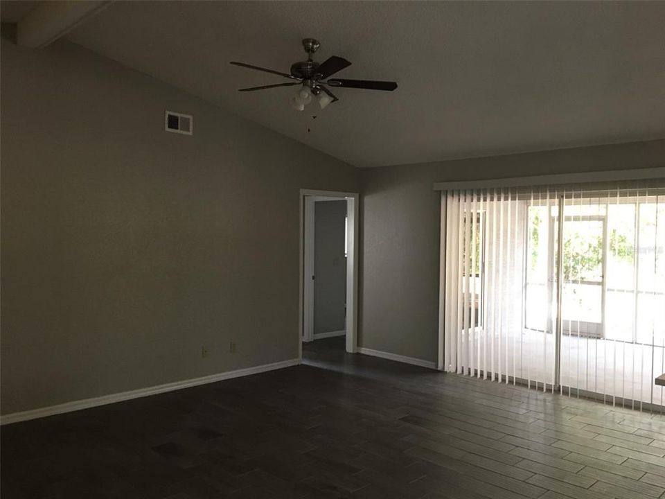 For Rent: $2,185 (3 beds, 2 baths, 1882 Square Feet)