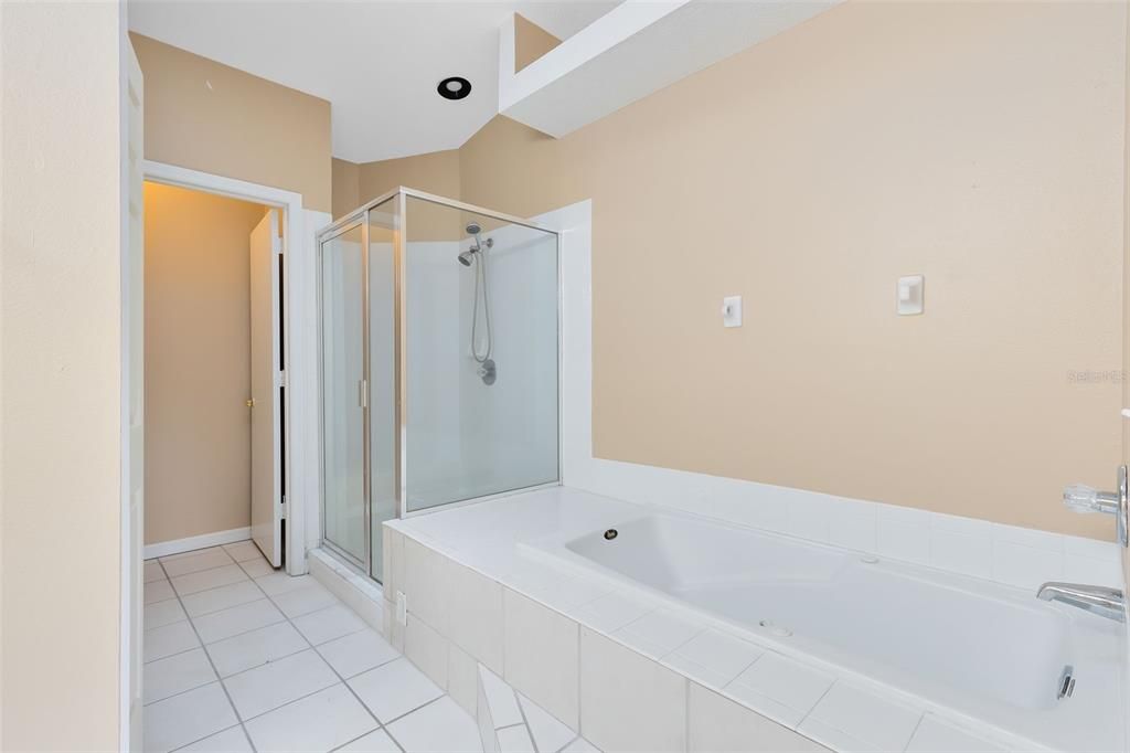 Active With Contract: $315,000 (4 beds, 3 baths, 1748 Square Feet)