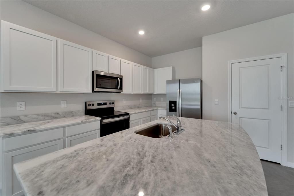 Active With Contract: $2,490 (3 beds, 2 baths, 1674 Square Feet)