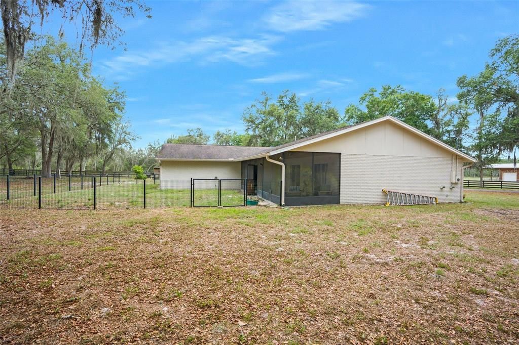 For Sale: $1,395,000 (3 beds, 2 baths, 2355 Square Feet)