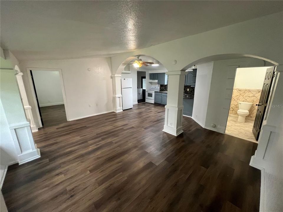 Active With Contract: $2,700 (4 beds, 3 baths, 960 Square Feet)