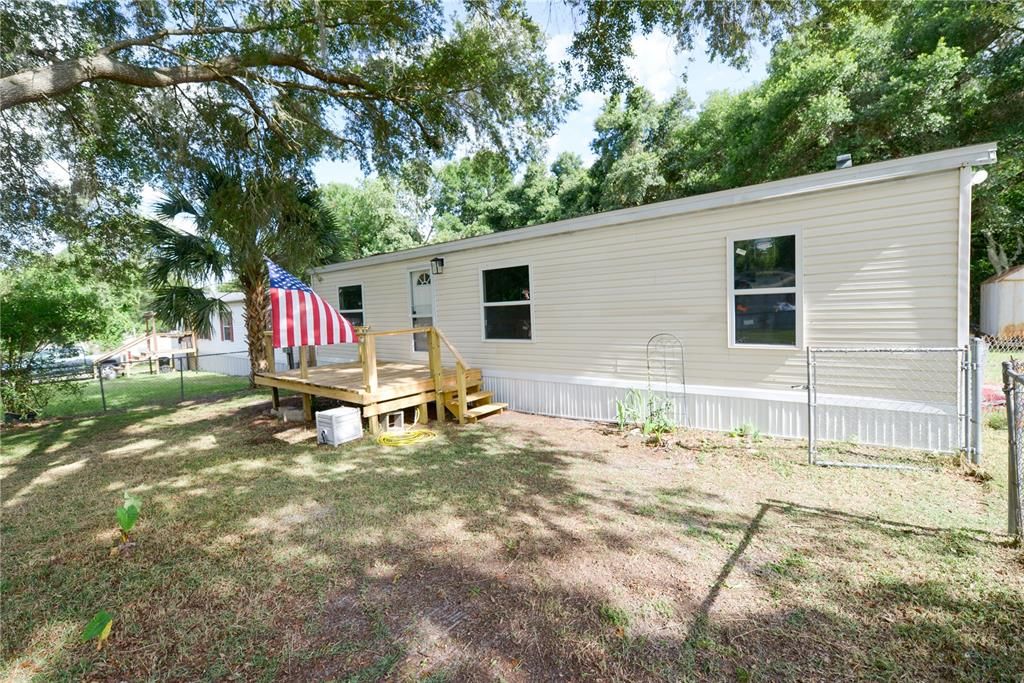 Active With Contract: $159,900 (3 beds, 2 baths, 960 Square Feet)