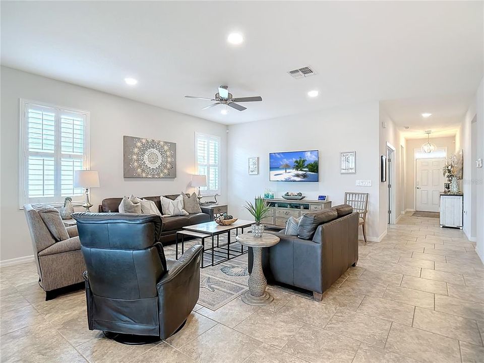 Active With Contract: $374,900 (2 beds, 2 baths, 1852 Square Feet)