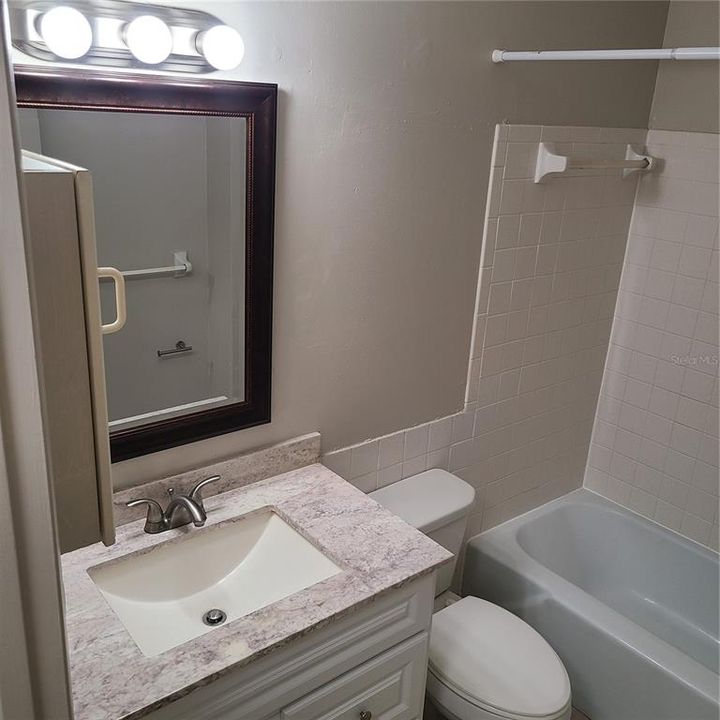 For Sale: $134,777 (1 beds, 1 baths, 403 Square Feet)