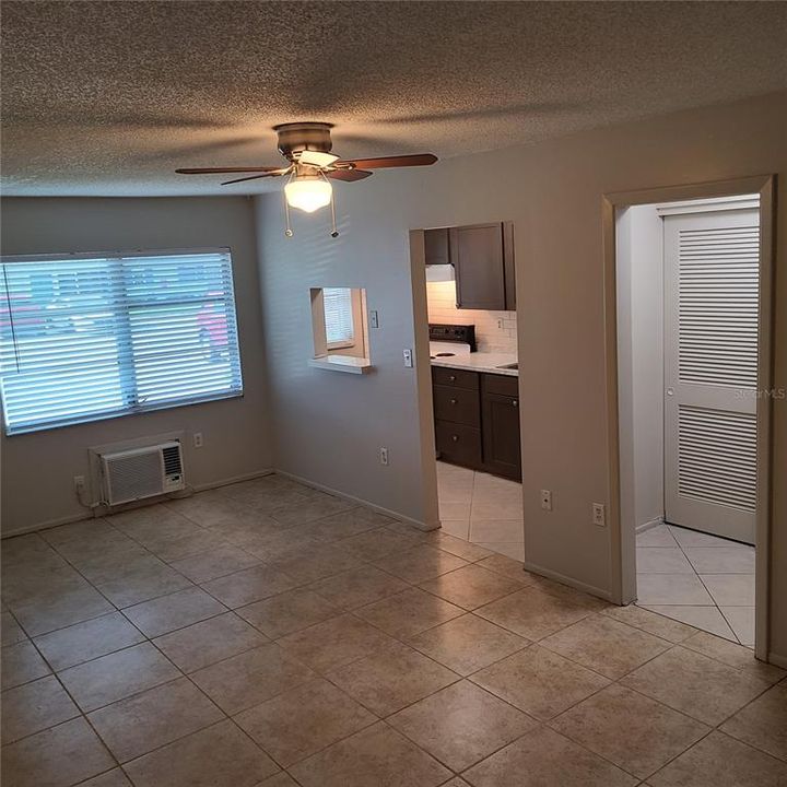 For Sale: $134,777 (1 beds, 1 baths, 403 Square Feet)