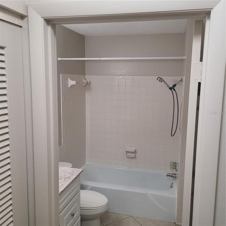 For Sale: $134,777 (1 beds, 1 baths, 403 Square Feet)