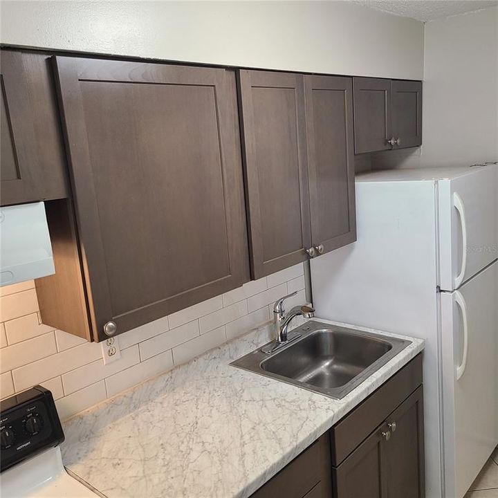 For Sale: $134,777 (1 beds, 1 baths, 403 Square Feet)