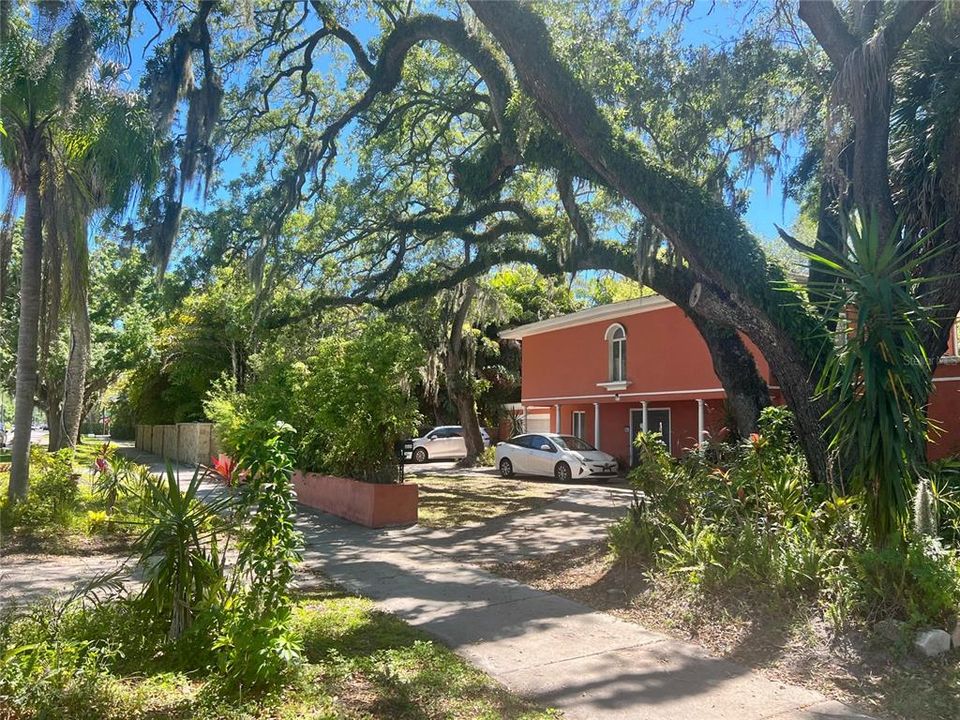 For Sale: $1,475,000 (4 beds, 2 baths, 2957 Square Feet)