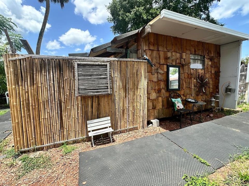 Bungalow (2nd unit) Formally Horse and Bridle Shop