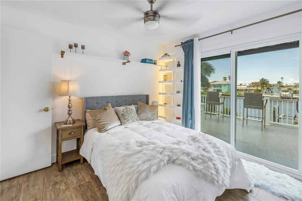 Active With Contract: $1,559,000 (3 beds, 3 baths, 1800 Square Feet)