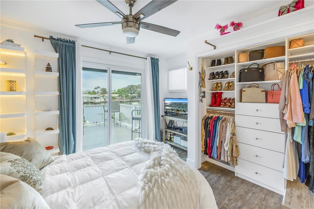 Active With Contract: $1,559,000 (3 beds, 3 baths, 1800 Square Feet)