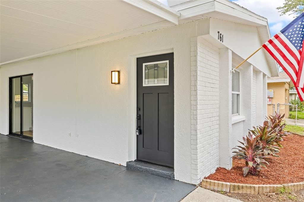 Active With Contract: $309,900 (2 beds, 1 baths, 800 Square Feet)