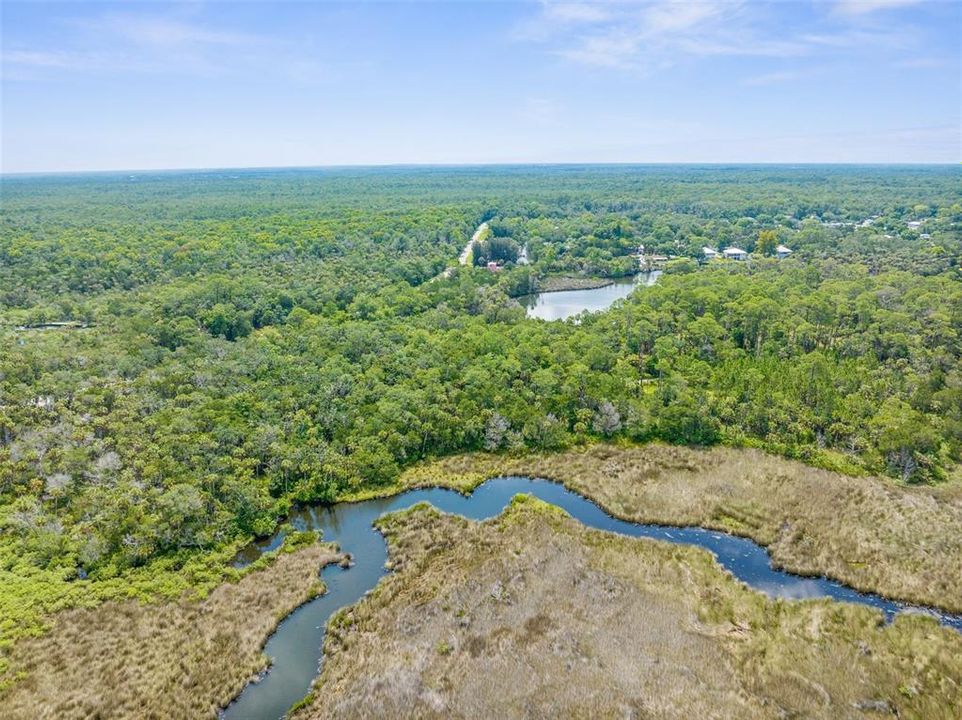 На продажу: $2,600,000 (35.50 acres)