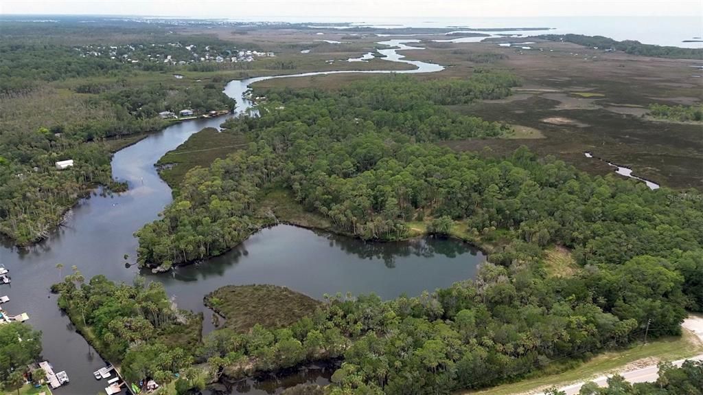 На продажу: $2,600,000 (35.50 acres)