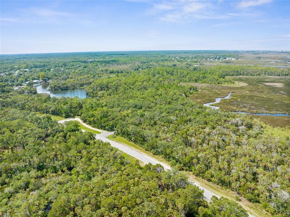 На продажу: $2,600,000 (35.50 acres)