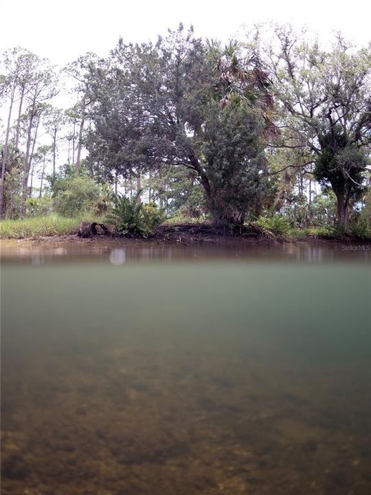 На продажу: $2,600,000 (35.50 acres)