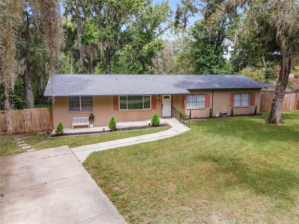 Recently Sold: $235,000 (3 beds, 2 baths, 1472 Square Feet)