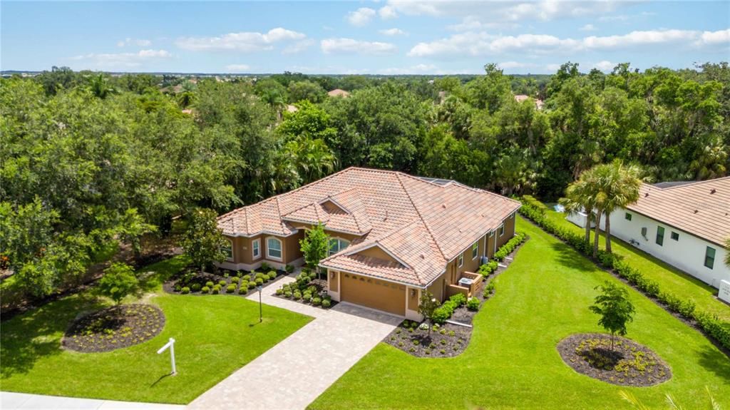 For Sale: $1,095,000 (3 beds, 3 baths, 2563 Square Feet)