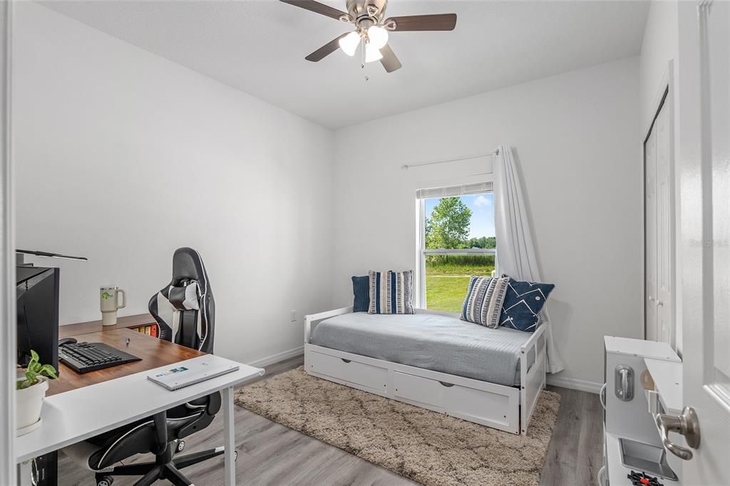 Active With Contract: $274,900 (3 beds, 2 baths, 1502 Square Feet)