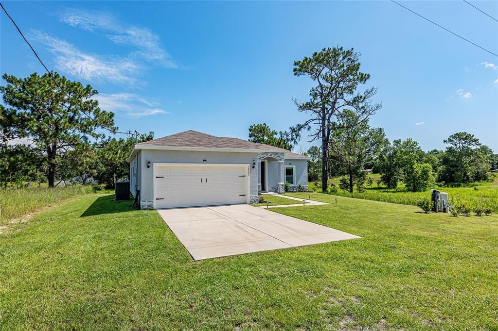 Active With Contract: $274,900 (3 beds, 2 baths, 1502 Square Feet)