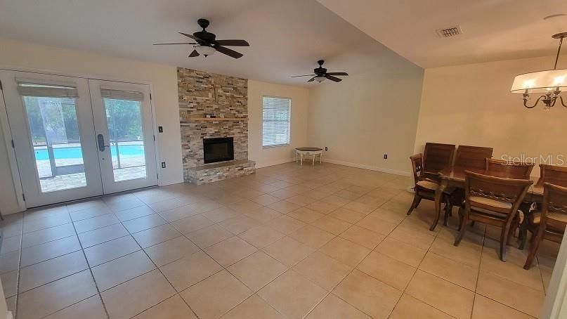 For Rent: $2,900 (3 beds, 2 baths, 1399 Square Feet)