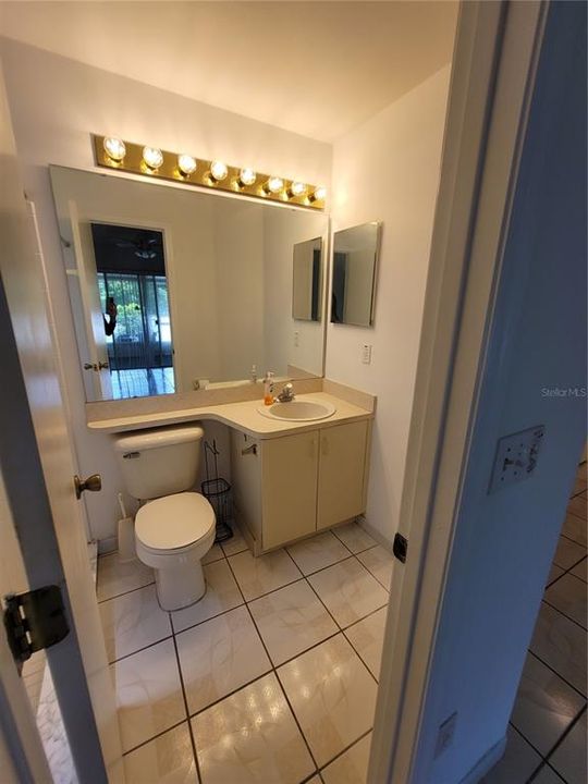 For Rent: $2,000 (2 beds, 2 baths, 1021 Square Feet)