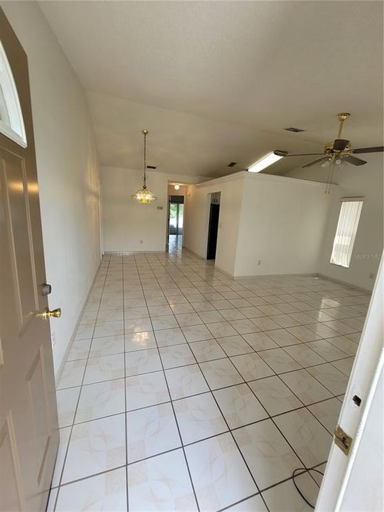 For Rent: $2,000 (2 beds, 2 baths, 1021 Square Feet)