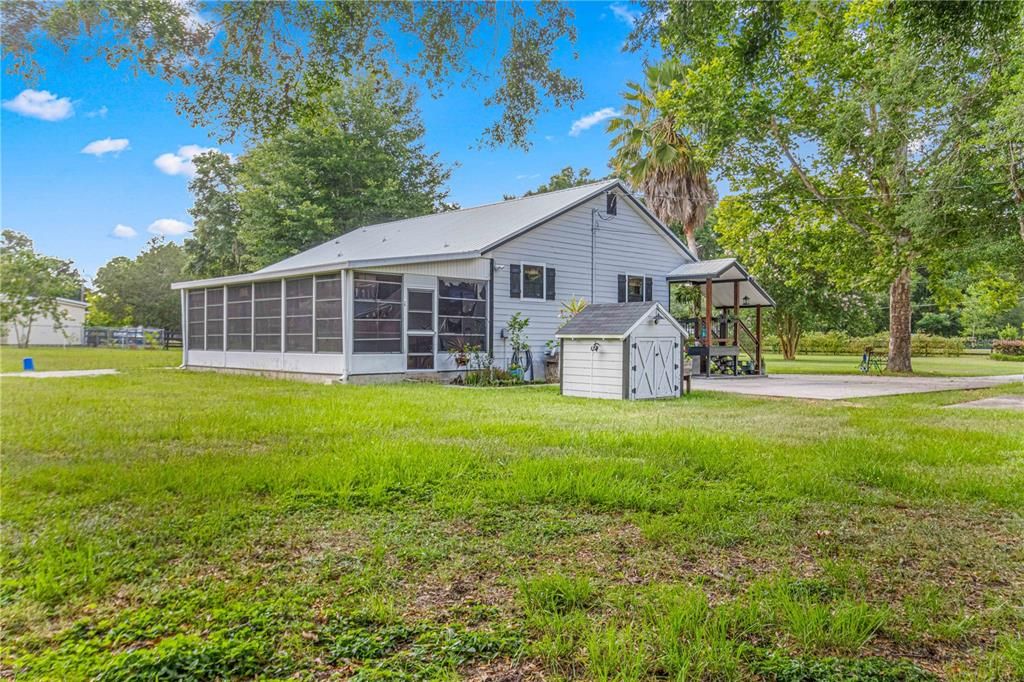 For Sale: $399,000 (3 beds, 2 baths, 1324 Square Feet)