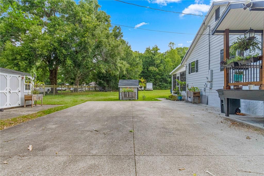 For Sale: $399,000 (3 beds, 2 baths, 1324 Square Feet)