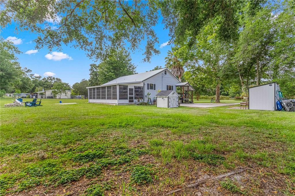 For Sale: $399,000 (3 beds, 2 baths, 1324 Square Feet)