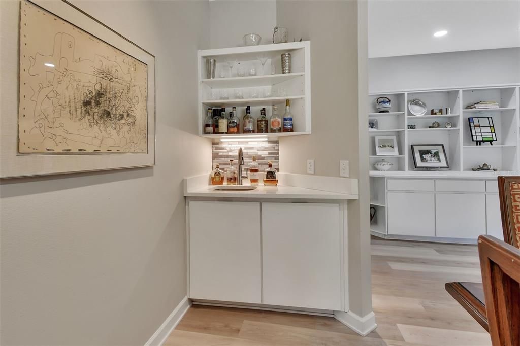 FAMILY ROOM WITH WET BAR