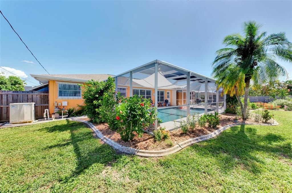 Active With Contract: $369,900 (3 beds, 2 baths, 1644 Square Feet)