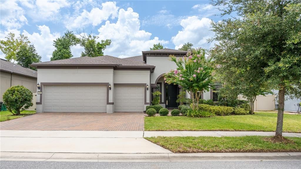 For Sale: $720,000 (3 beds, 3 baths, 2499 Square Feet)