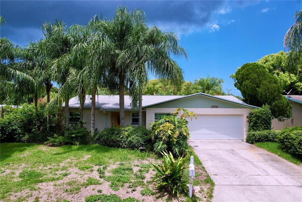 For Sale: $525,000 (3 beds, 2 baths, 1738 Square Feet)