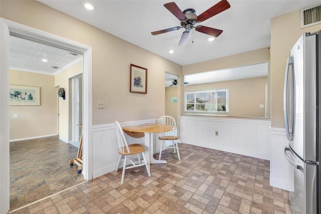 Active With Contract: $249,900 (2 beds, 2 baths, 1346 Square Feet)