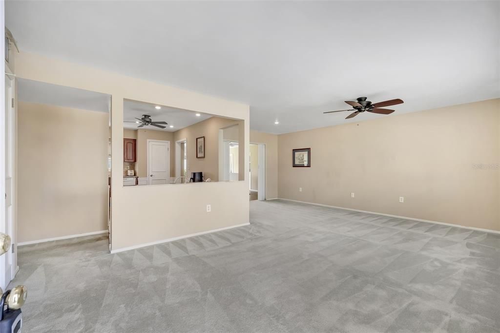 Active With Contract: $249,900 (2 beds, 2 baths, 1346 Square Feet)