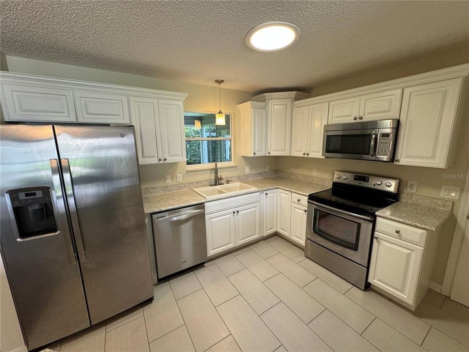 For Rent: $1,995 (2 beds, 2 baths, 1148 Square Feet)