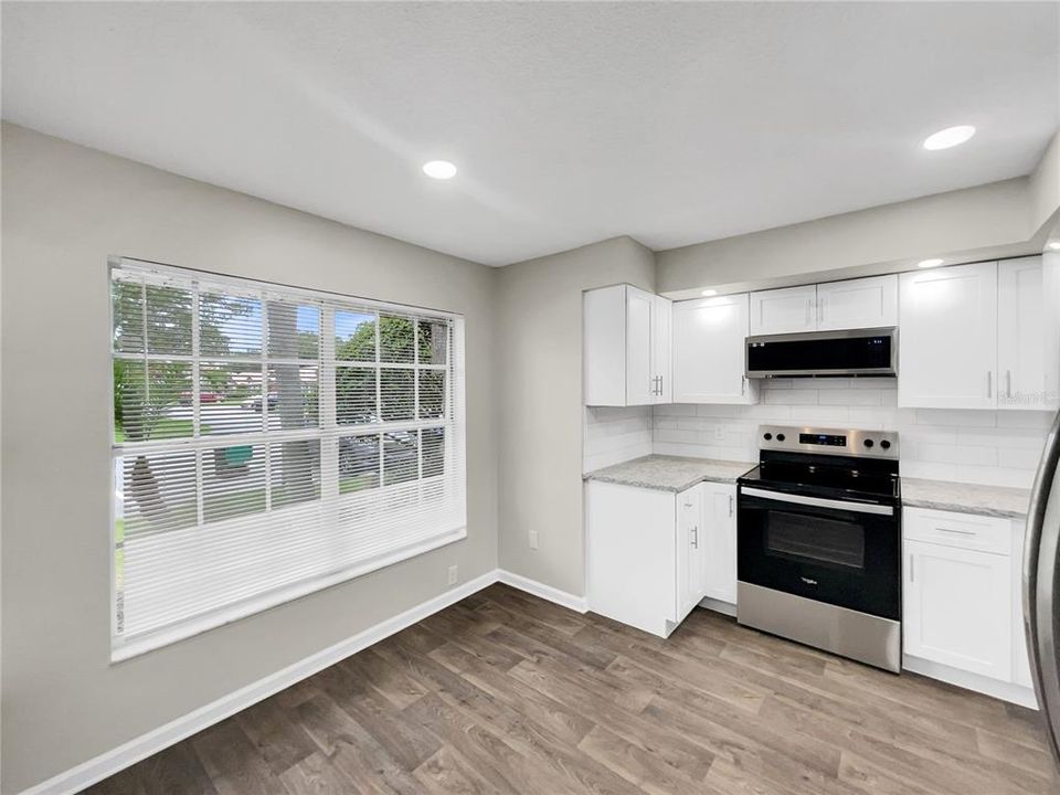 Active With Contract: $306,000 (3 beds, 2 baths, 1352 Square Feet)