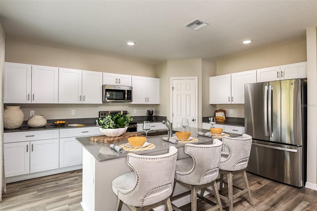 Active With Contract: $364,995 (5 beds, 3 baths, 2470 Square Feet)