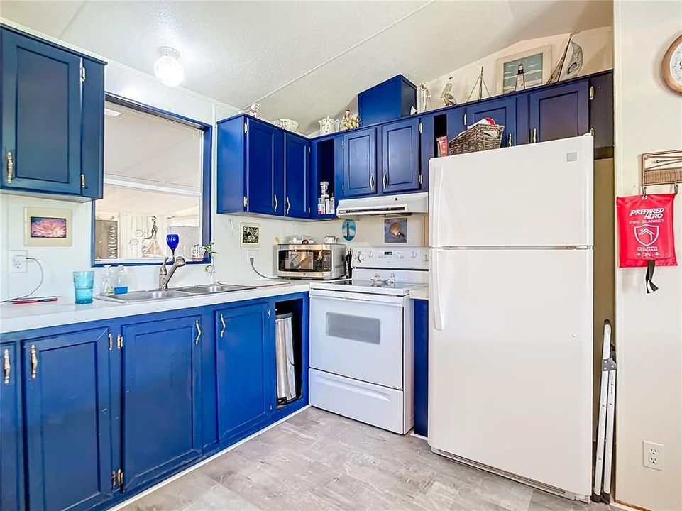 For Sale: $288,000 (2 beds, 1 baths, 1508 Square Feet)