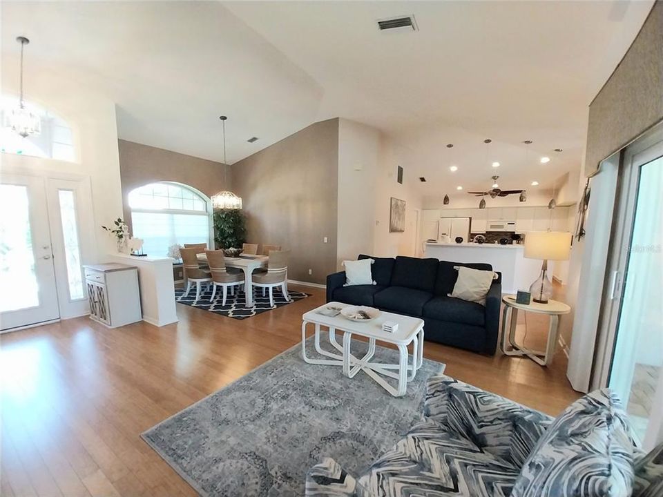 Active With Contract: $4,500 (3 beds, 2 baths, 1973 Square Feet)