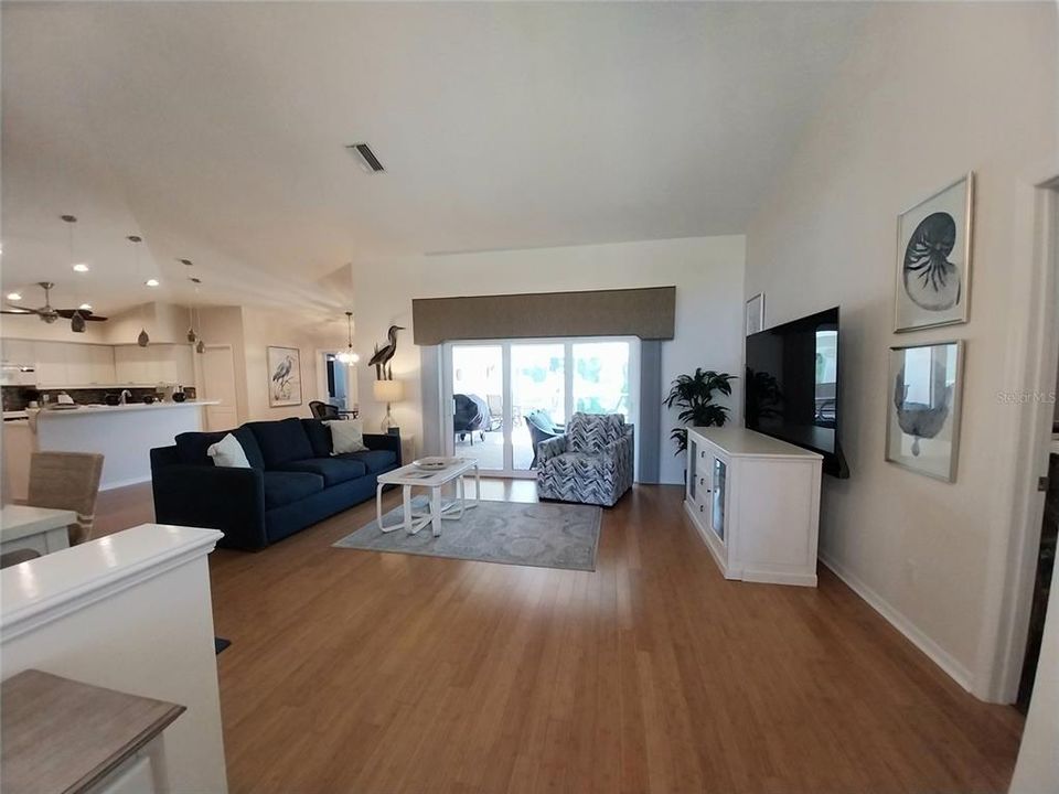 Active With Contract: $4,500 (3 beds, 2 baths, 1973 Square Feet)