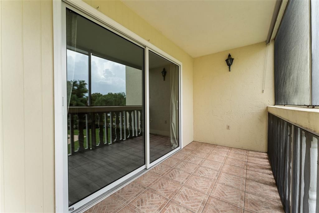 For Sale: $289,000 (2 beds, 2 baths, 1163 Square Feet)