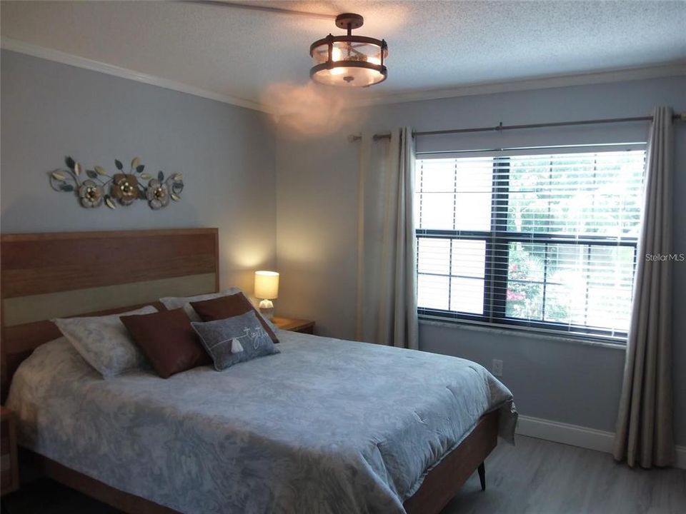 For Sale: $289,000 (2 beds, 2 baths, 1163 Square Feet)