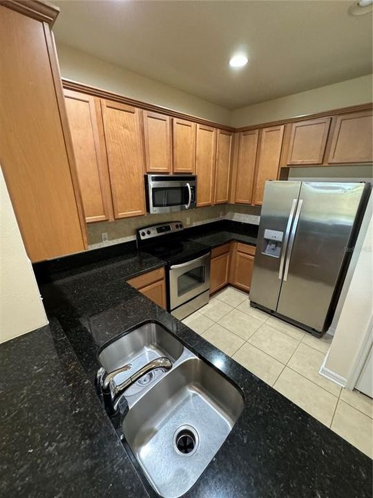 For Rent: $2,100 (3 beds, 2 baths, 1512 Square Feet)