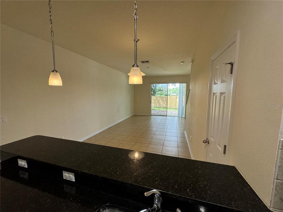 For Rent: $2,100 (3 beds, 2 baths, 1512 Square Feet)